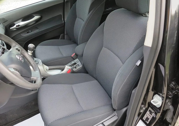 Toyota Auris cena 26800 przebieg: 173000, rok produkcji 2010 z Ryn małe 211